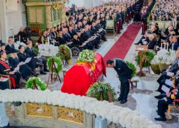 Νορβηγία: Ο λαός αποχαιρετά τον βασιλιά Χάραλντ Ε΄