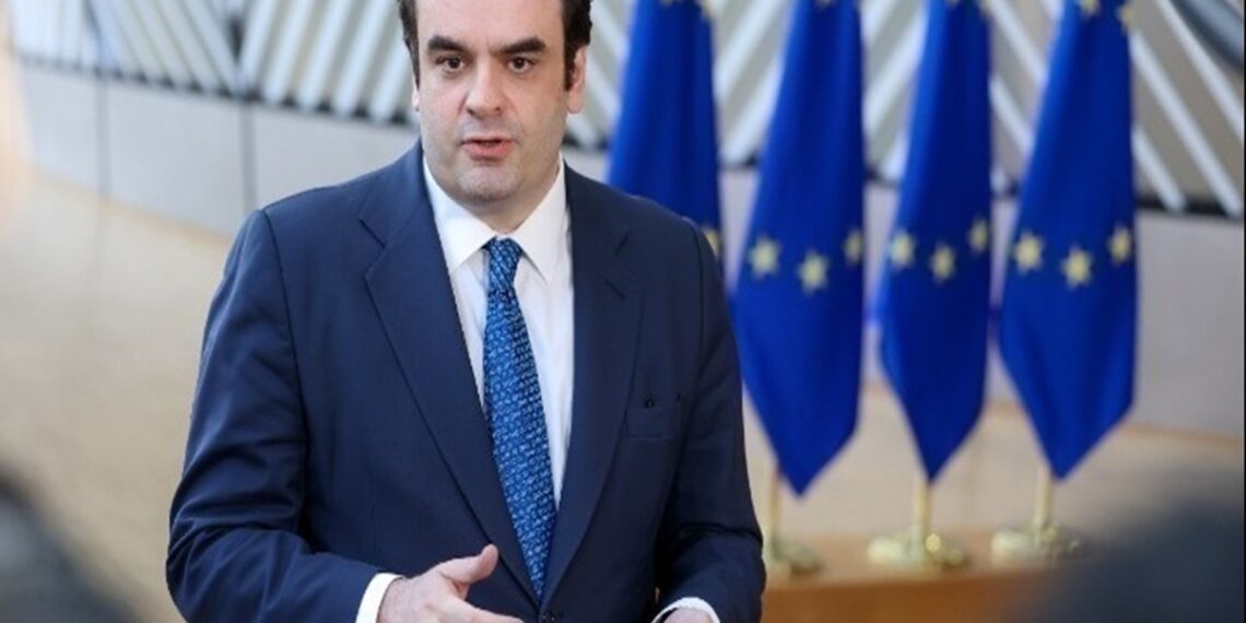 Συνάντηση Πιερρακάκη με τον υπουργό Οικονομικών της Ρουμανίας