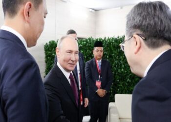 Πούτιν: Ευκαιρία για ειρηνευτική συμφωνία με την Ουκρανία