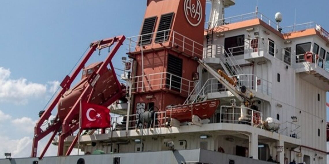 Σύγκρουση δύο τουρκικών πλοίων ανοιχτά της Κωνσταντινούπολης – Αγνοούνται 10 μέλη πληρώματος
