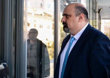 Στο Ειδικό Δικαστήριο μαζί με τον πρώην υφυπουργό Τριαντόπουλο, παραπέμπονται και άλλα τέσσερα πρόσωπα