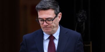 Βρετανία: Πέθανε ο πατέρας του πρωθυπουργού Άντι Μπέρναμ