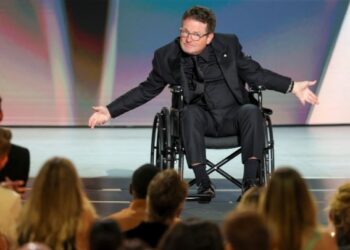 Συγκίνησε στα Emmy ο Μάικλ Τζ. Φοξ με το μήνυμα του για τη νόσο του Πάρκινσον
