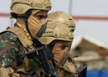 Οι Χούθι δηλώνουν ότι επιτέθηκαν σε «ευαίσθητες τοποθεσίες» στο Ριάντ και στην Ερυθρά Θάλασσα
