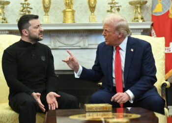 Τα πάνω, κάτω: Ώρα να… πηγαίνει ο Ζελένσκι λέει ο Τραμπ
