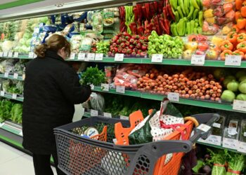 «Κόβουμε» κόκκινο κρέας, θαλασσινά και ελαιόλαδο για τα έτοιμα γεύματα