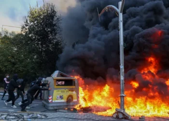 Στους δρόμους χιλιάδες διαδηλωτές σε Γαλλία, Αλβανία, Βέλγιο και Ιταλία – Επεισόδια, συγκρούσεις και συλλήψεις (video)
