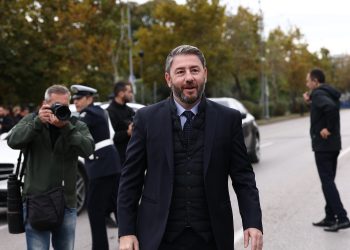 Ο «καφές κρύωσε», τα σενάρια ζεσταίνονται