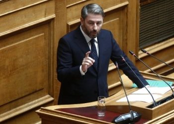 Ανδρουλάκης: «Η κυβέρνηση αγνοεί τους ειδικούς και ζητά χειροκρότημα»