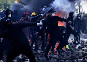 Νέα επεισόδια την έκτη ημέρα κινητοποιήσεων στα Τίρανα