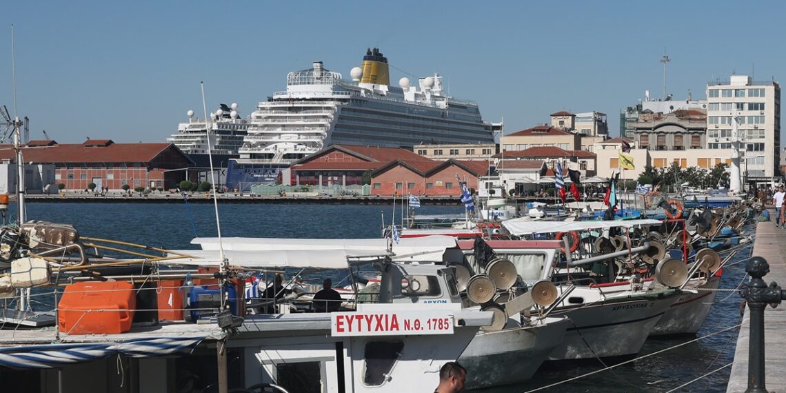 Αναστέλλουν τις κινητοποιήσεις τους οι αλιείς
