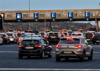 28η Οκτωβρίου: Σε επιφυλακή η Τροχαία για έξοδο και επιστροφή – Οι περιορισμοί στα φορτηγά