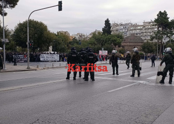 Ένταση στη Θεσσαλονίκη για την εκδήλωση Κασιδιάρη – Χημικά και προσαγωγές (ΦΩΤΟ+Video)