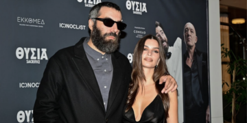 Η «Θυσία» του Ρομέν Γαβρά έφερε το Χόλιγουντ στη Στέγη: Ραταϊκόφσκι & Κασέλ σε μια εκρηκτική πρεμιέρα με τσίπουρο, Καρέλια και ελληνική αύρα (Photos)