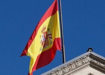 Ισπανία: Προβάδισμα για τη δεξιά και την ακροδεξιά ενόψει των πρόωρων εκλογών