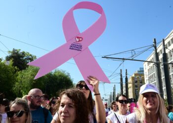 «ΠΡΟΛΑΜΒΑΝΩ»: Ξεκίνησε η αποστολή SMS για δωρεάν προληπτικές εξετάσεις μαστού – 2,38 εκατ. γυναίκες δικαιούχοι