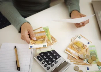 Από τις 72 στις 120 δόσεις: Ο οδηγός για τη νέα ρύθμιση χρεών