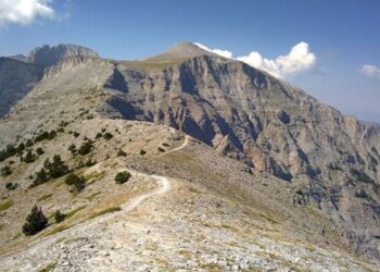 Όλυμπος: Επιχείρηση της ΕΜΑΚ για μαθητές που αισθάνθηκαν αδιαθεσία σε καταφύγιο