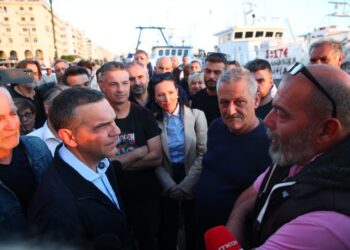 Η συνάντηση του Αλέξη Τσίπρα με τους ψαράδες στη Θεσσαλονίκη