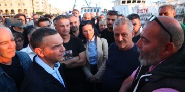 Η συνάντηση του Αλέξη Τσίπρα με τους ψαράδες στη Θεσσαλονίκη