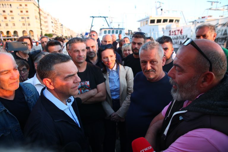 Η συνάντηση του Αλέξη Τσίπρα με τους ψαράδες στη Θεσσαλονίκη