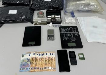 Θεσσαλονίκη: Το δέμα από τις ΗΠΑ που «πρόδωσε» 38χρονο – Βρέθηκαν κάνναβη, κοκαΐνη και χρήματα