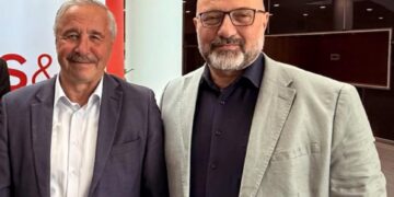 Εξηγήσεις από τη φον ντερ Λάιεν ζητούν Μανιάτης και Αρναούτογλου για τον «μακεδονικό πολιτισμό»