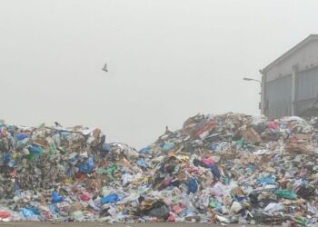 Ο Κουρέτας πάει στο ΣτΕ για την καύση απορριμάτων στην ΑΓΕΤ